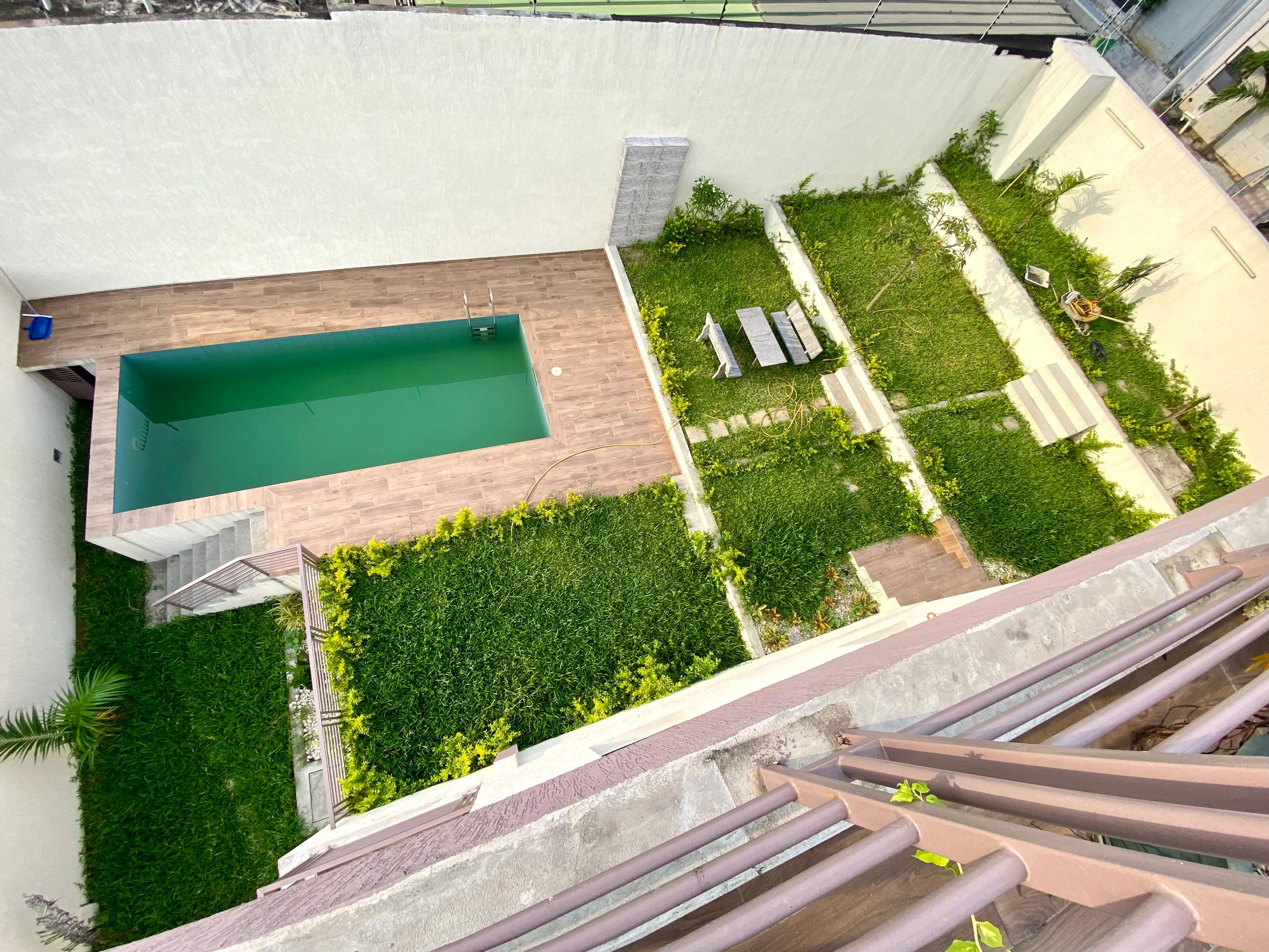 Nous vous proposons Une magnifique Triplex de très très haut standing avec tout le confort inégalé en vente bien pour un expatrié où un footballeur international 