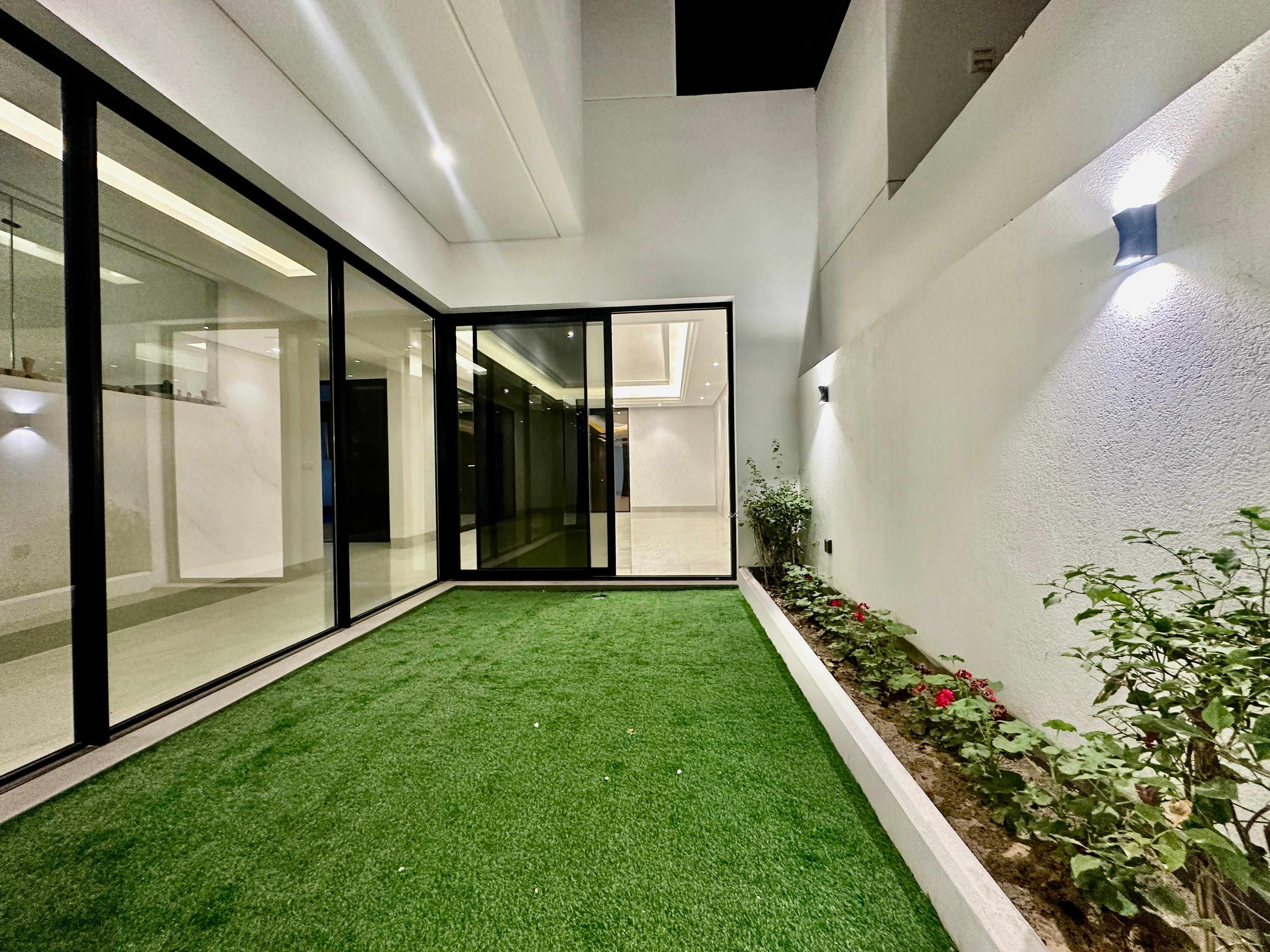 Brand new 4-Master bedroom Villa with private pool for rent in Abufathira 