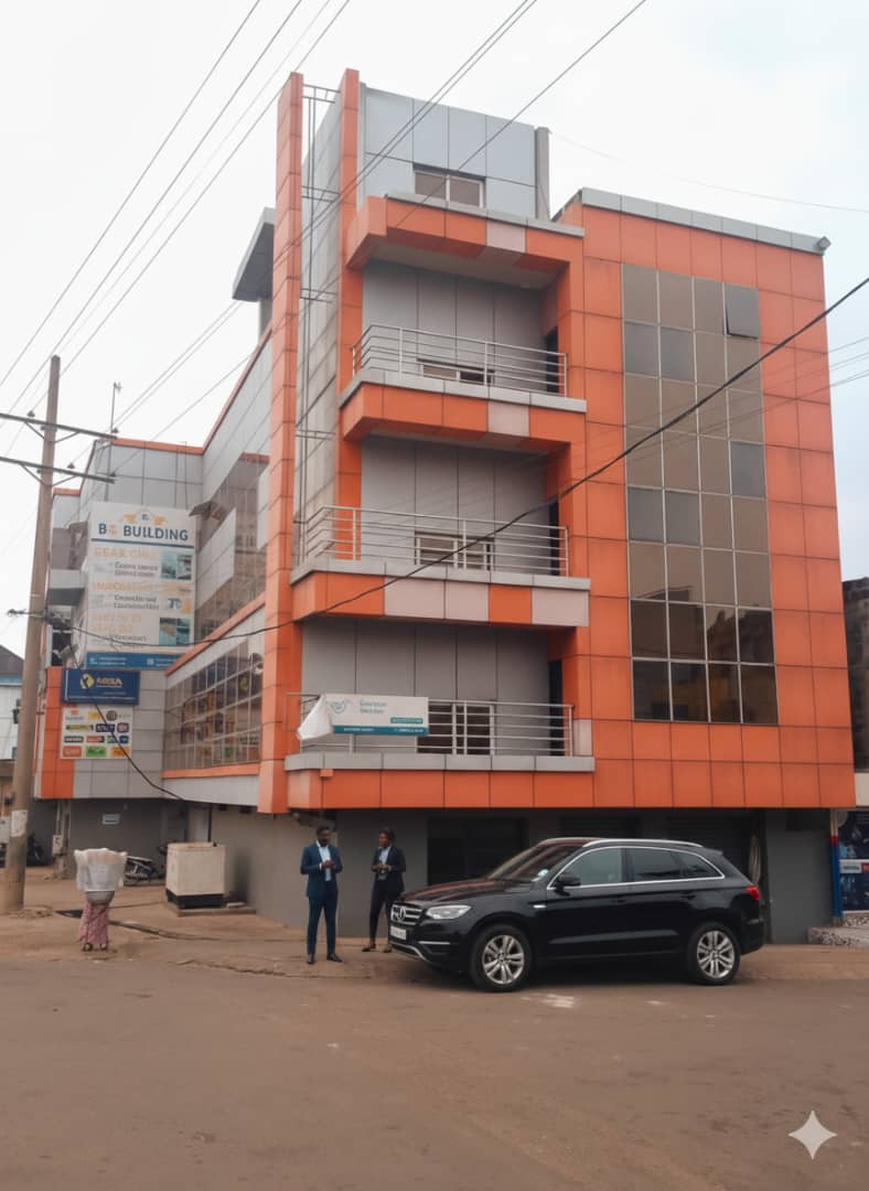 Strategic 3-story building just 100 meters from the Red Star (Cotonou)