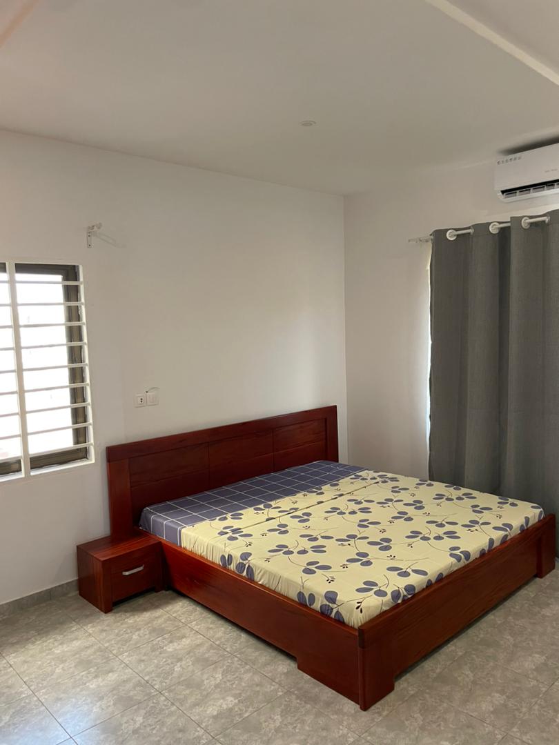 ENTRÉE PERSONNELLE MEUBLÉE HAUT STANDING A LOUER A COTONOU HAIE VIVE, 900k