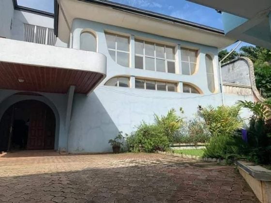 Grand triplex avec jardin et piscine a louer