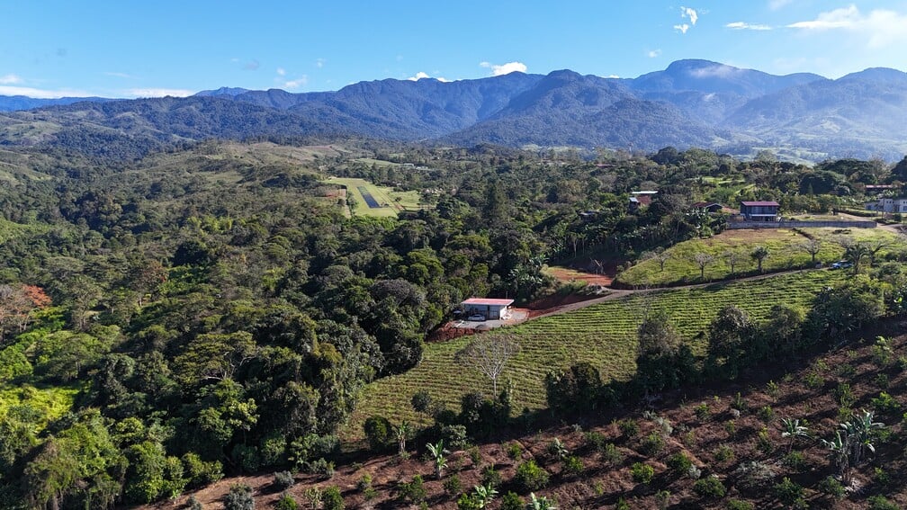 LOTE EN VENTA EN SANTA ELENA, PÉREZ ZELEDÓN – VISTA A LA MONTAÑA, BOSQUE Y ACCESO AL RÍO