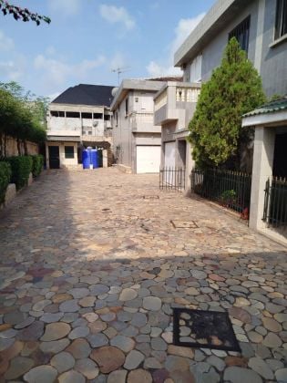 Duplex F4 de 3 chambres salon avec garage véhicule à louer ...