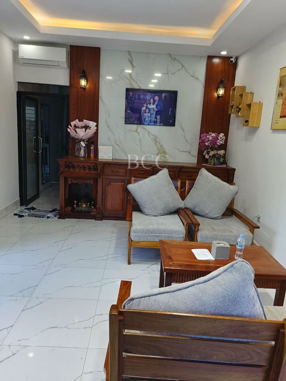 SIEM REAP EN LOCATION MAISON 1 ETAGE 4 CHAMBRES