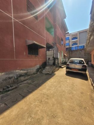 Vaste Appartement Bon Standing à louer à Ngousso