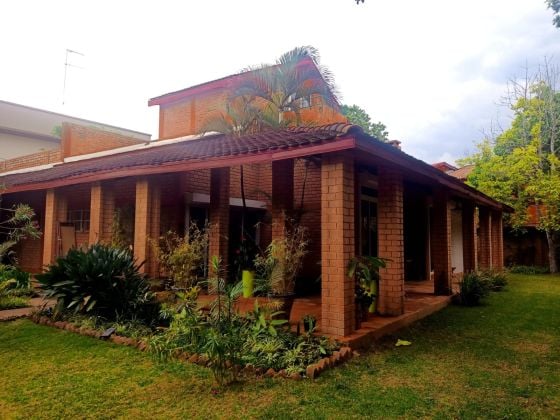 IVANDRY - Large traditional 6-bedroom villa with a large landscaped garden ...