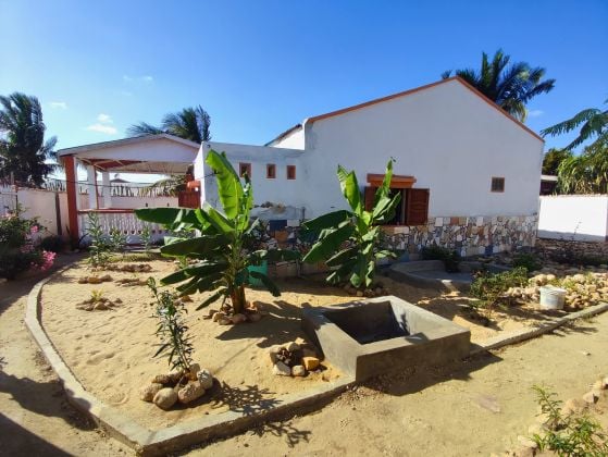 IN AFFITTO – Casa a un piano con 4 camere da letto e giardino a ...