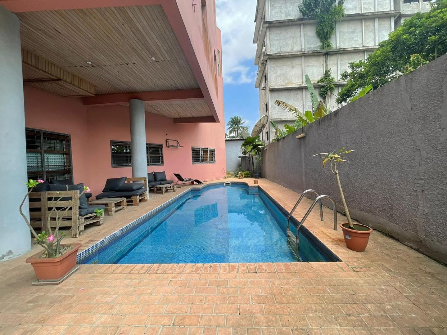 Cocody Danga - Bellissimo appartamento arredato con piscina 