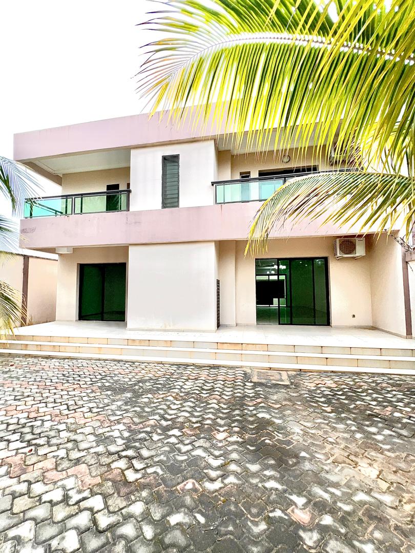 Vente d'un duplex de 6 pièces 