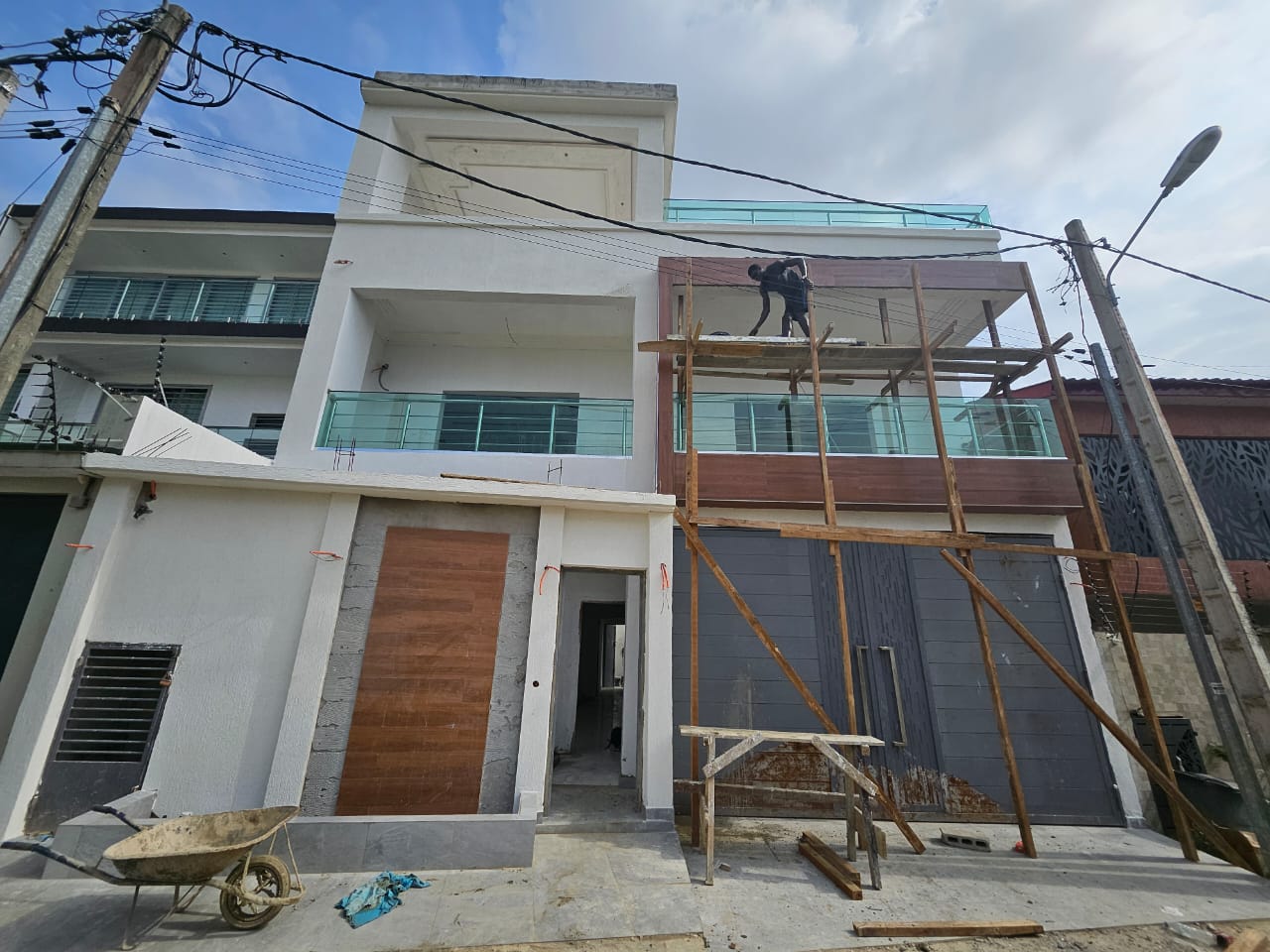 Vente d'un duplex de 7 pièces a l'état fini