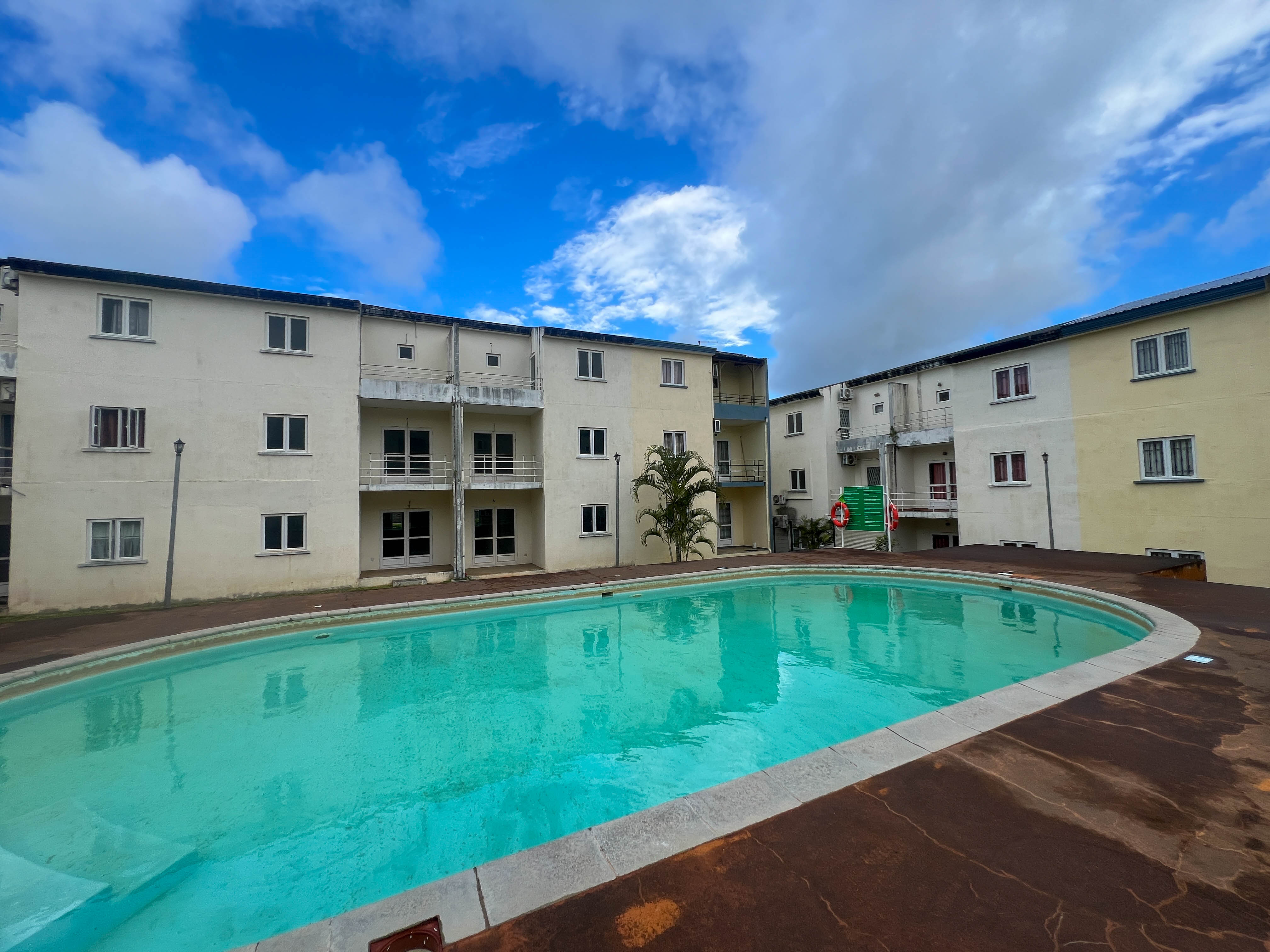 FOR RENT - 3-BEDROOM DUPLEX - GRAND BAY