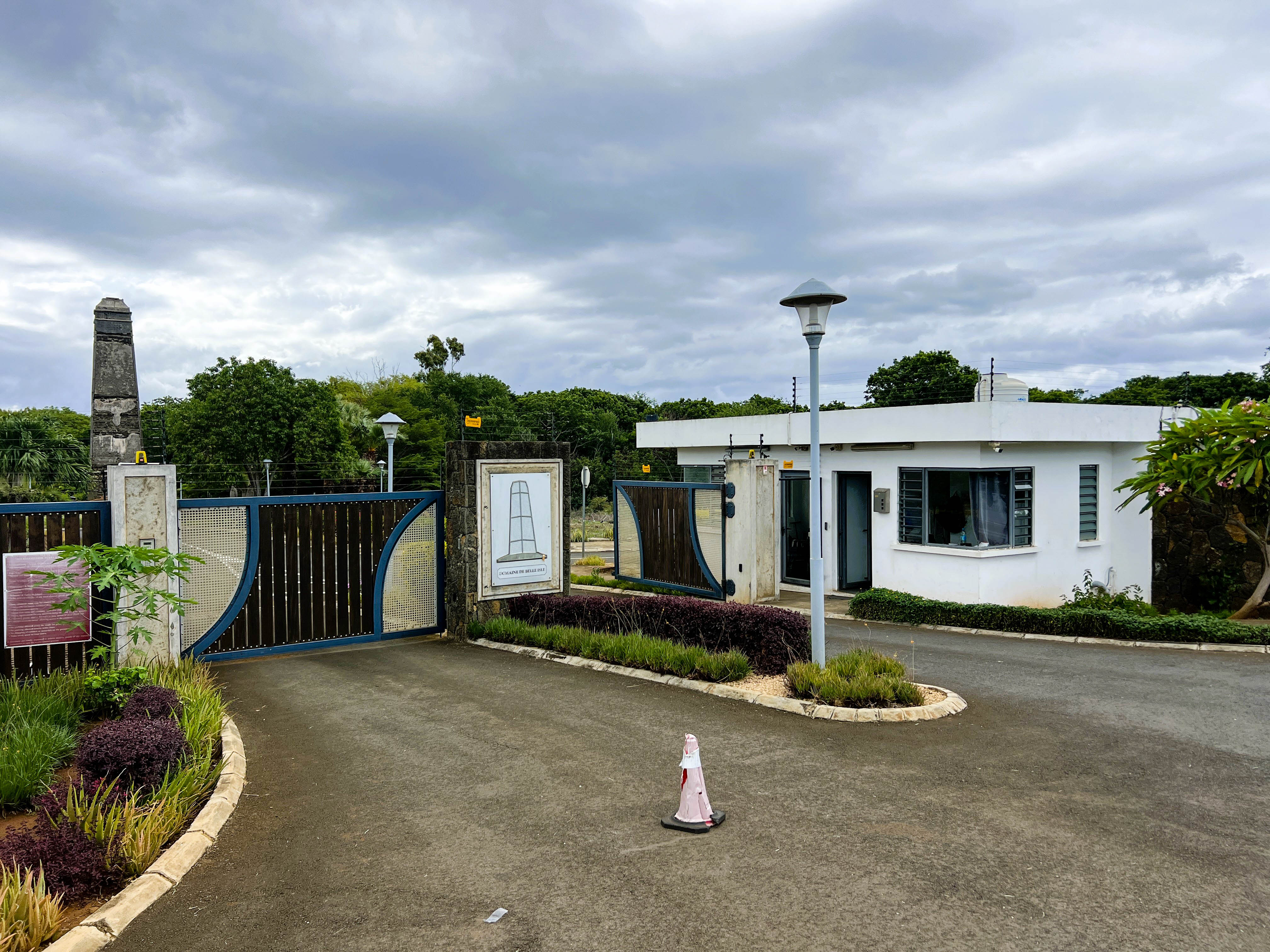 FOR SALE - PLOT OF LAND - GATED COMMUNITY - BAMBOUS