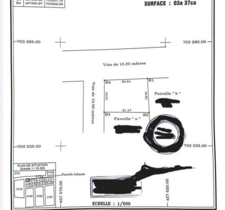 Stiamo vendendo un terreno angolare con titolo di proprietà ...