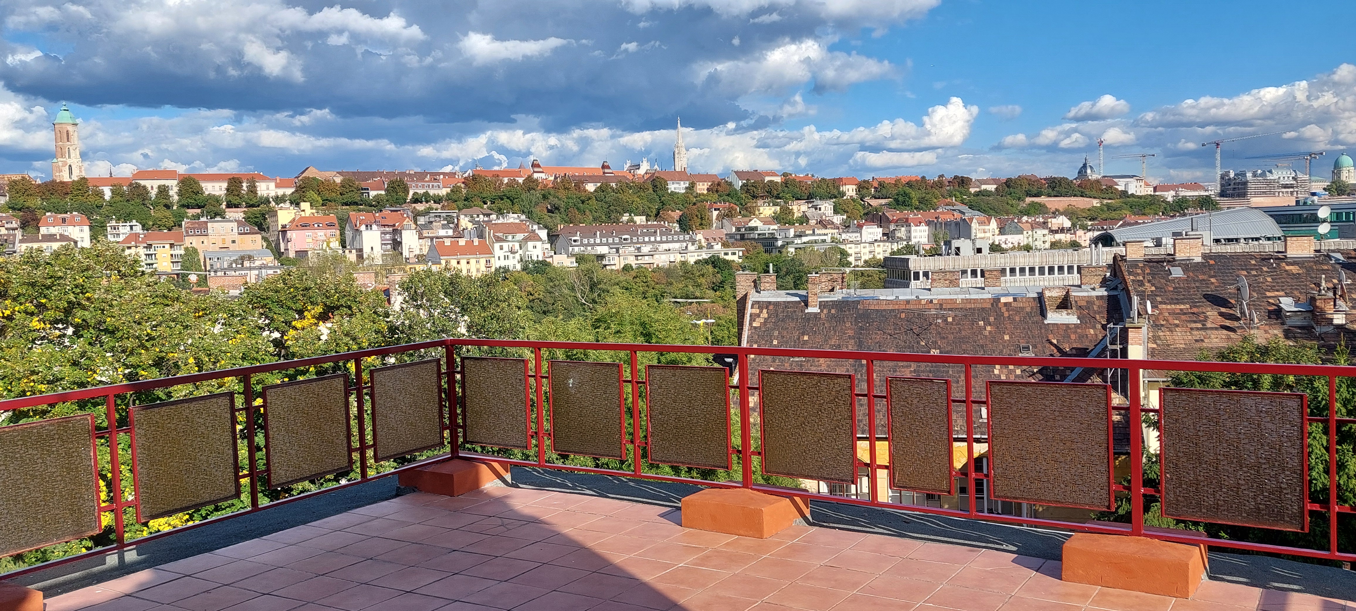 Penthouse Studio for Sale in Budapest, Hungary – District XII (Kék Golyó Street) Panoramic views • top-floor • quiet Buda living