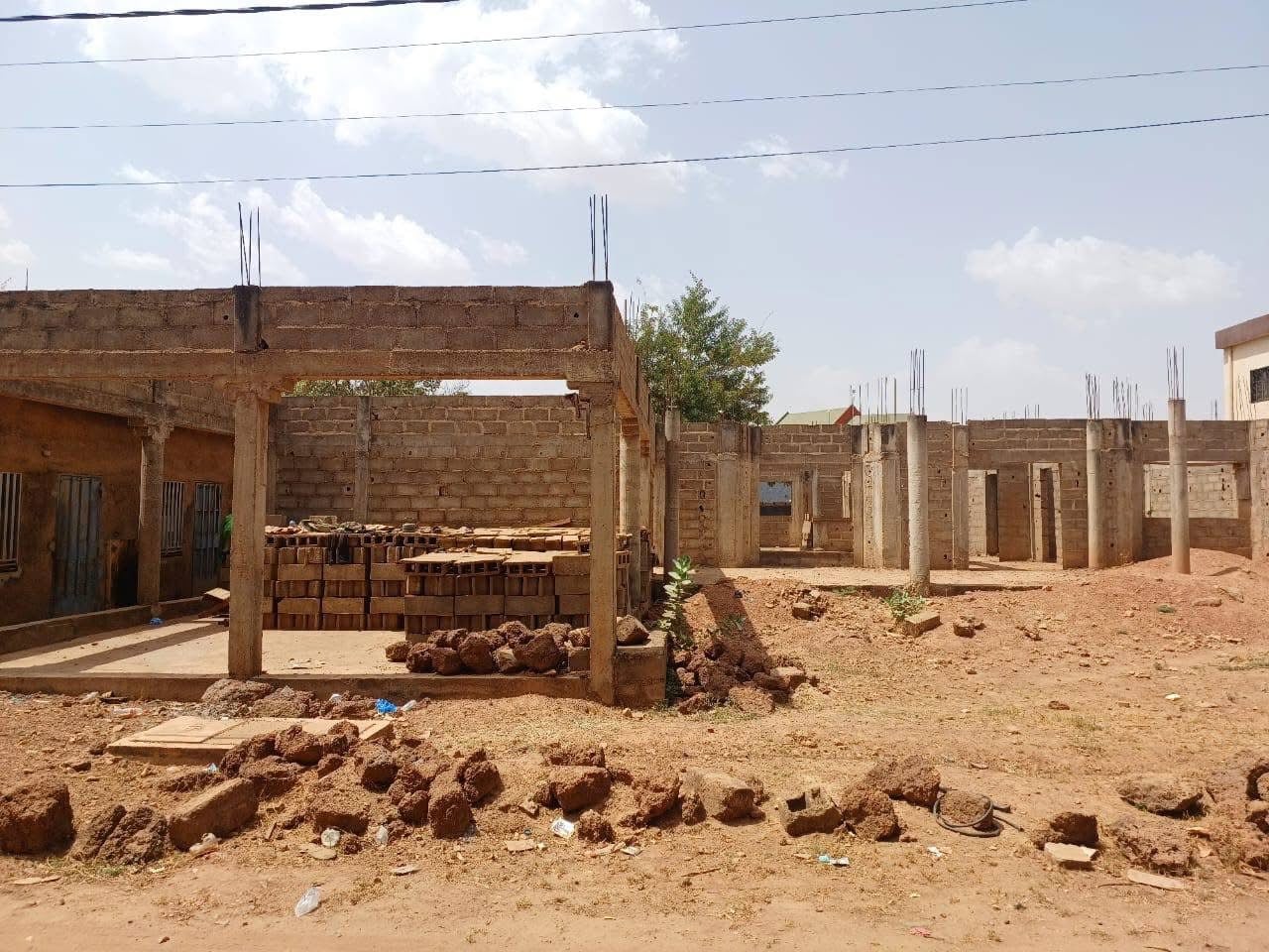 Duplex non terminé en vente à Ouaga 2000 zone A