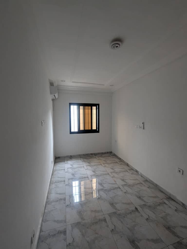 Somptueux Studio Haut Standing Neuf à louer à Odza