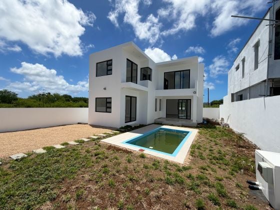 FOR SALE - 3-BEDROOM NEW-BUILT VILLA - GRAND BAY