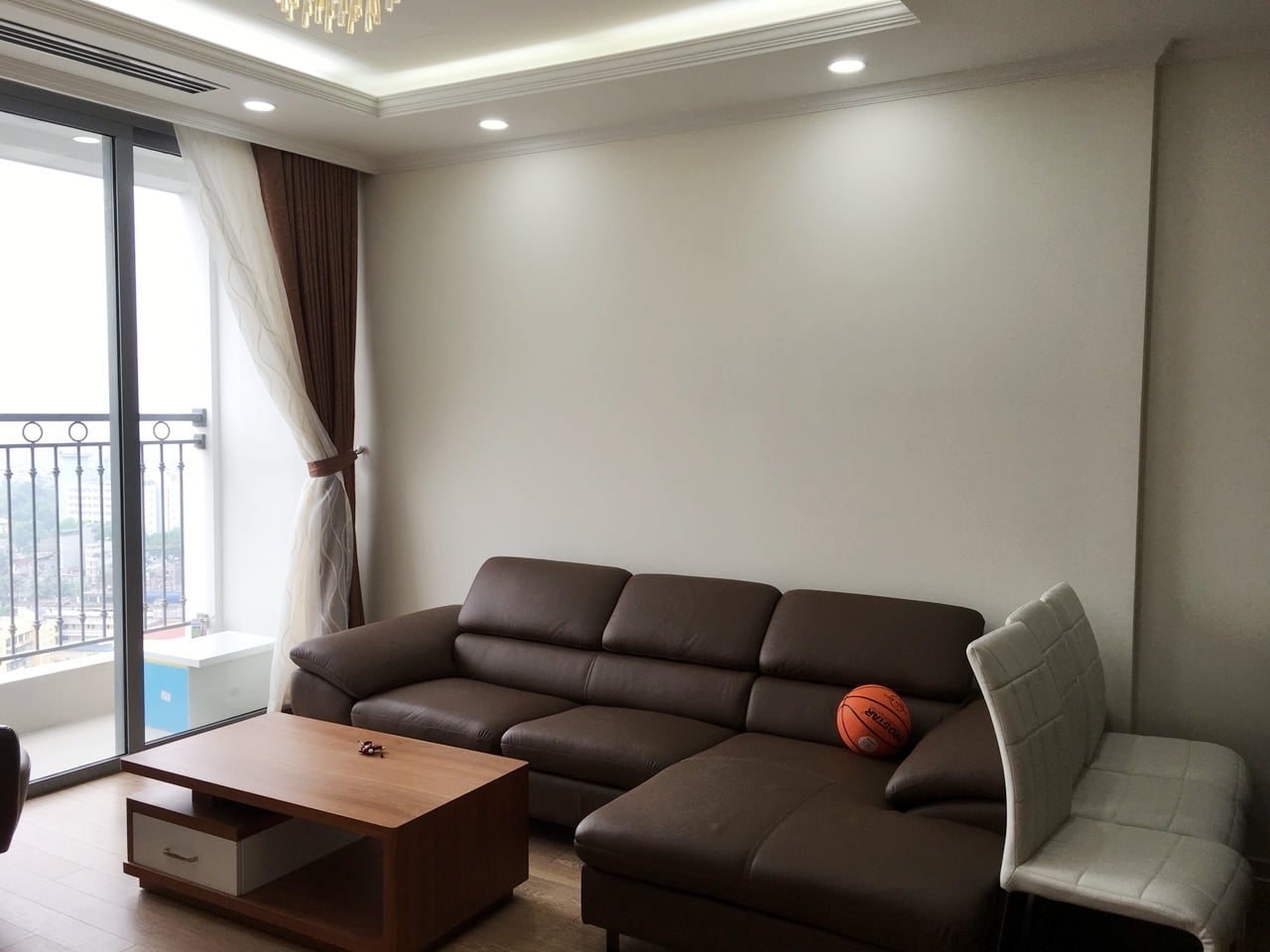 3-BEDROOM APARTMENT FOR RENT – VINHOMES NGUYEN CHI THANH, HANOI