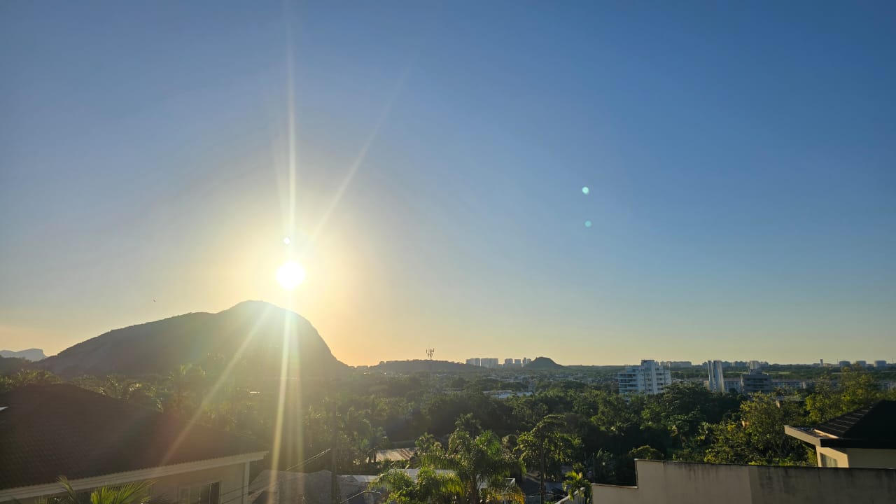 Rio gated community | 700m² lot | Forest-side home w/ permanent views | 70m²+ double-height living room | Upside project