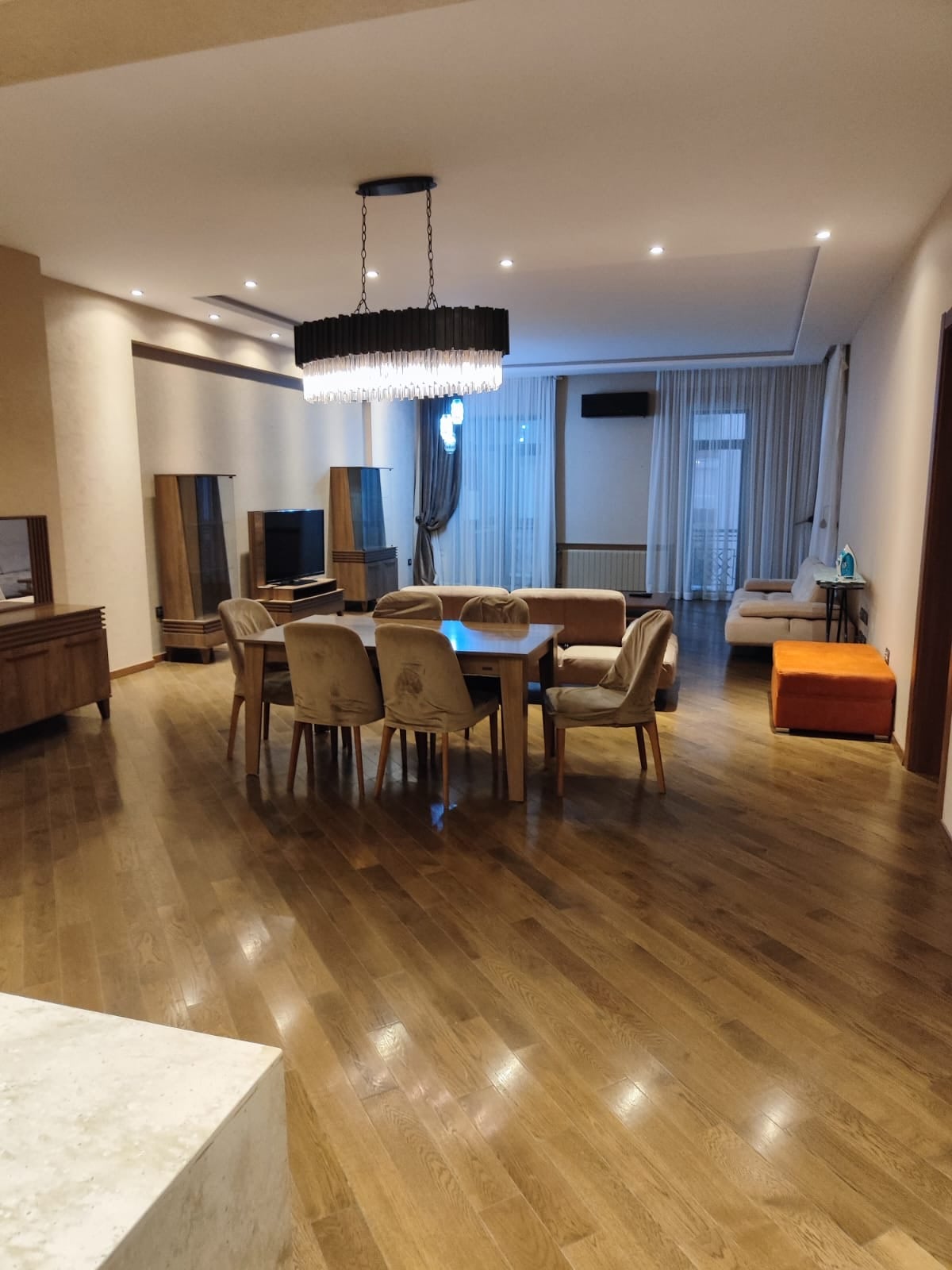 Modern 3 bedrooms apartment near Landmark 