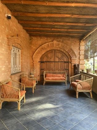 Land of 7300 m2 with villas