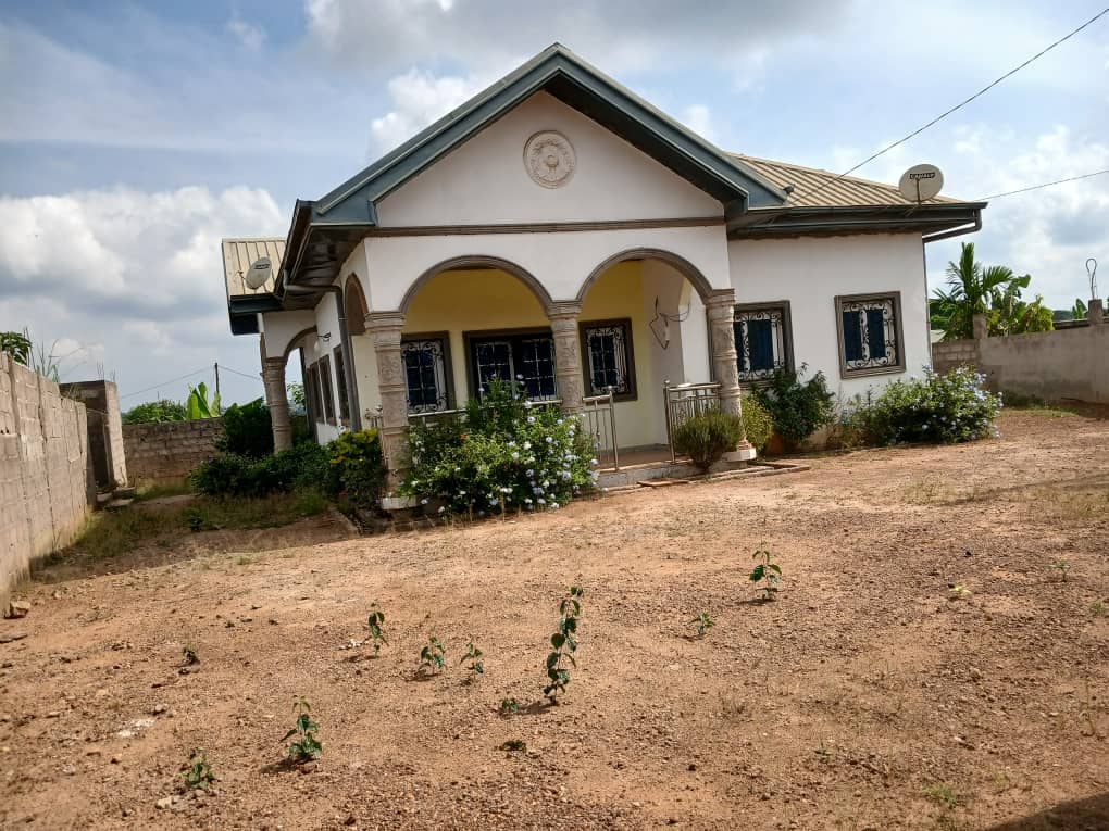 Beautiful villa for sale in Yaoundé in the Manasa district after Monti