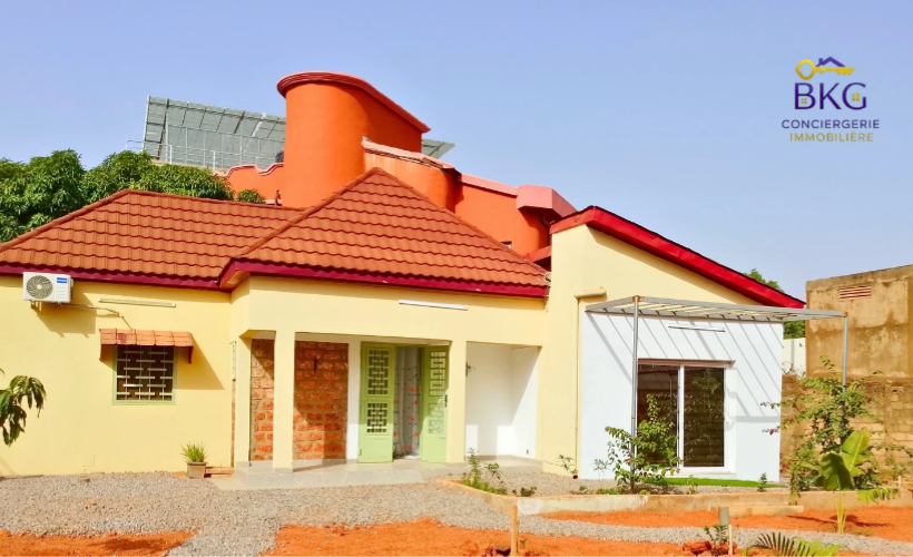 A MODERN 2-BEDROOM VILLA WITH LIVING ROOM, FURNISHED AND AVAILABLE FOR RENT 