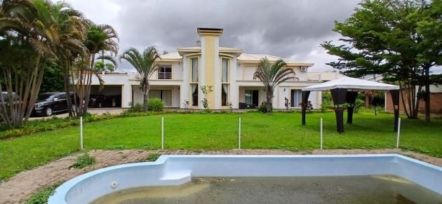 AMBATOBE - Large 8-bedroom villa with a large 1000m² landscaped ...