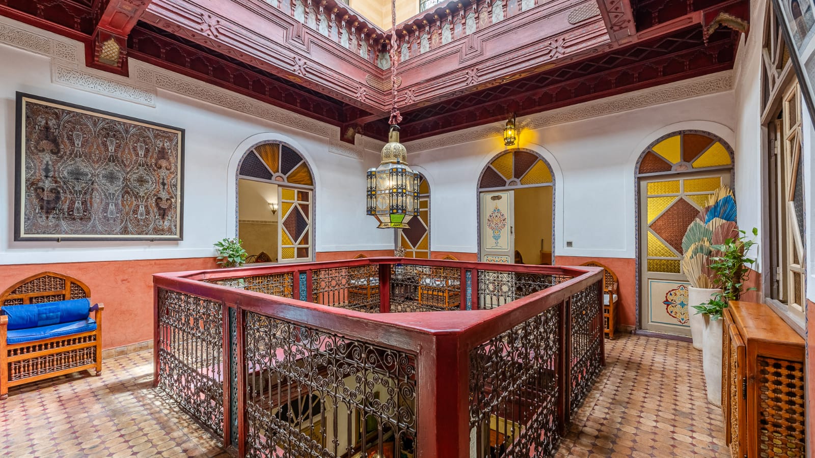 SOMPTUEUX PALAIS D'HOTES À VENDRE DE 8 SUITES À LA KASBAH