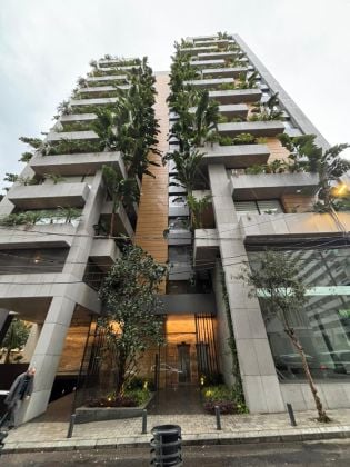 Modern 3-Bedroom Apartment for Sale – Leon Garden, Caracas Beirut