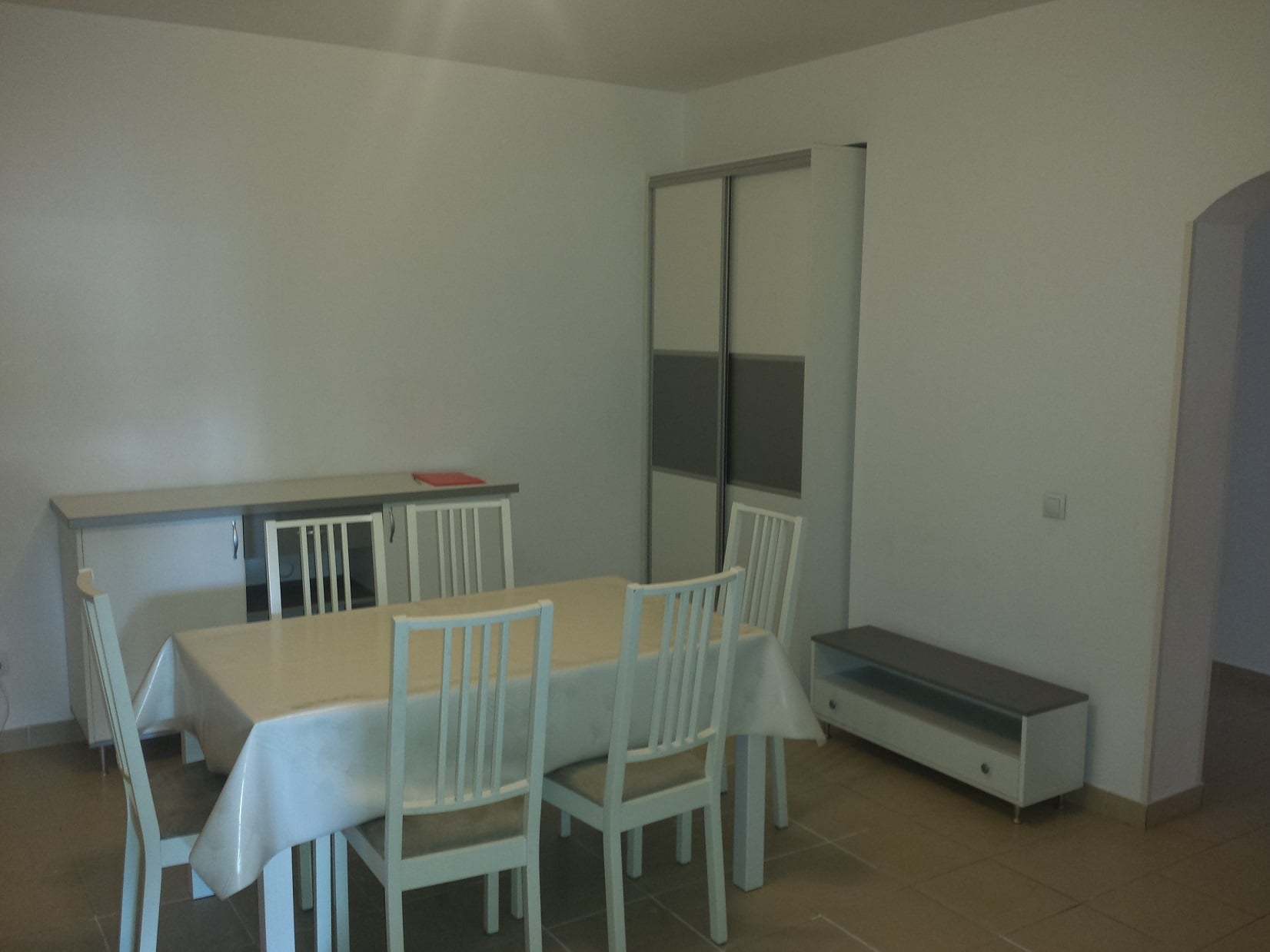 beau 3 pieces a louer, vis-a vis de Sala Palatului ( Bucharest) 