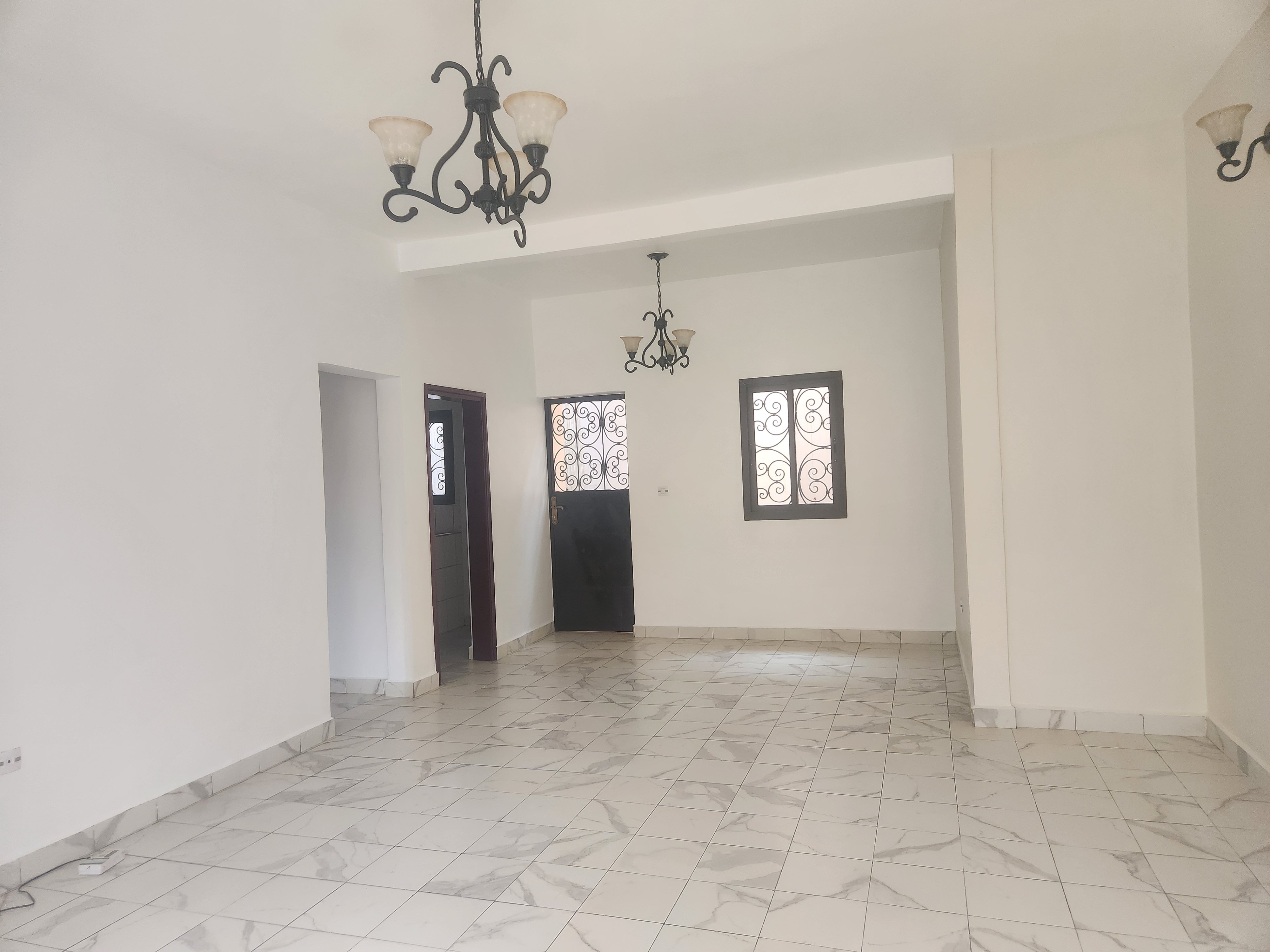 Un Appart HAUT Standing de libre à Louer Ngousso derrière Hôtel le Paradis  200000 fcfa/mois