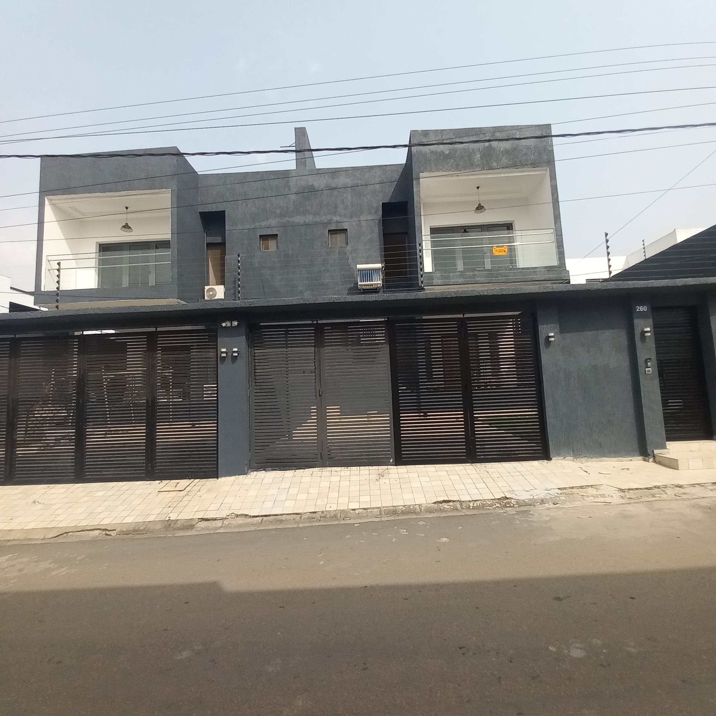 Vente de 2 magnifiques villa Triplex de 6 pièces jumelles haut standing a cocody RIVIERA M'badon