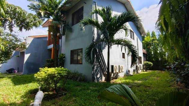 Vendita di una villa duplex di 5 locali + 1 dependance a Cocody Riviera ...