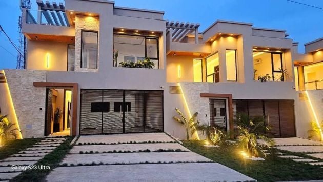 Lussuosa villa triplex con 7 stanze in vendita a Cocody Riviera Abbata 