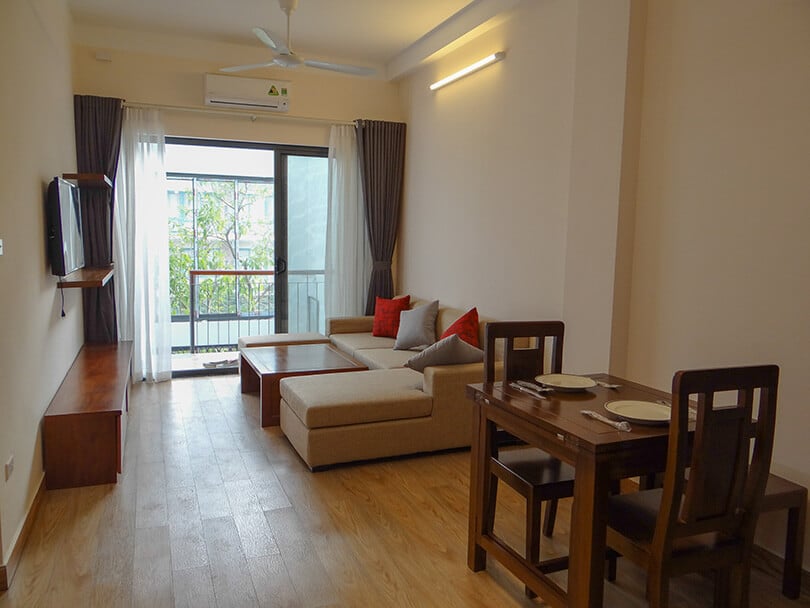  SPACIOUS 1-BEDROOM APARTMENT WITH BALCONY – NGỌC HÀ, HANOI 