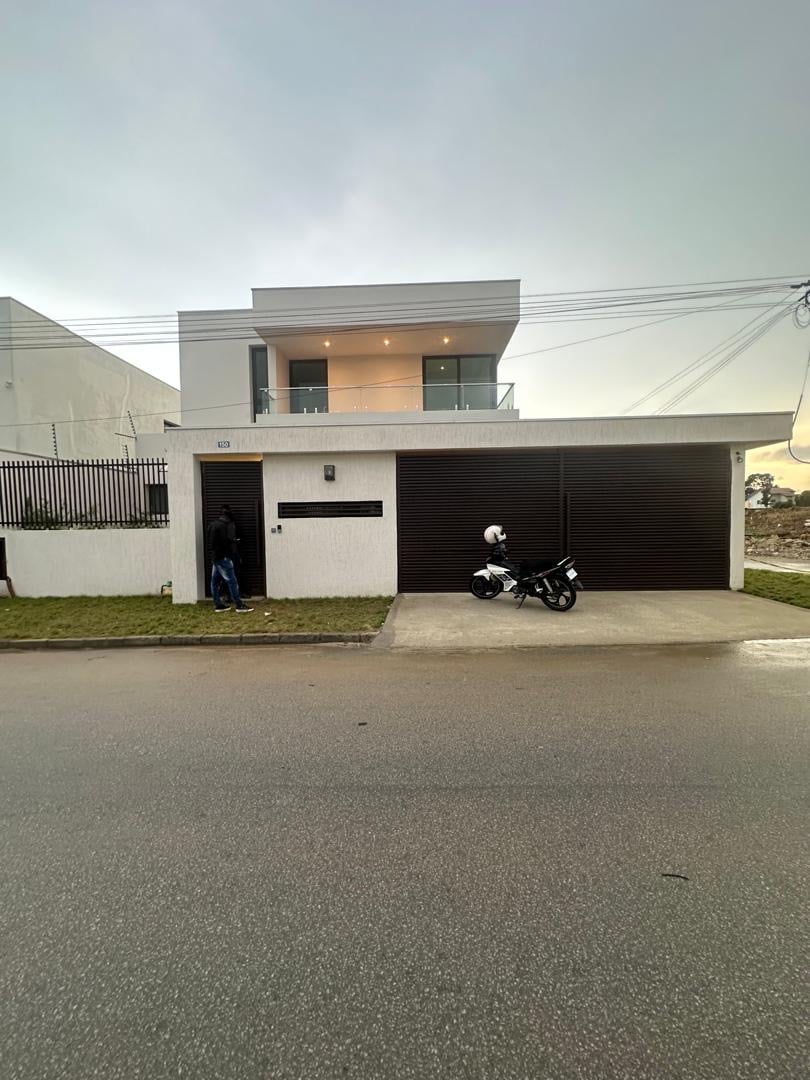 MISE EN VENTE D'UNE MAGNIFIQUE VILLA DUPLEX HAUT STANDING JAMAIS HABITÉ A LA 8EME TRANCHE AU SEIN D'UNE CITÉ SÉCURISE