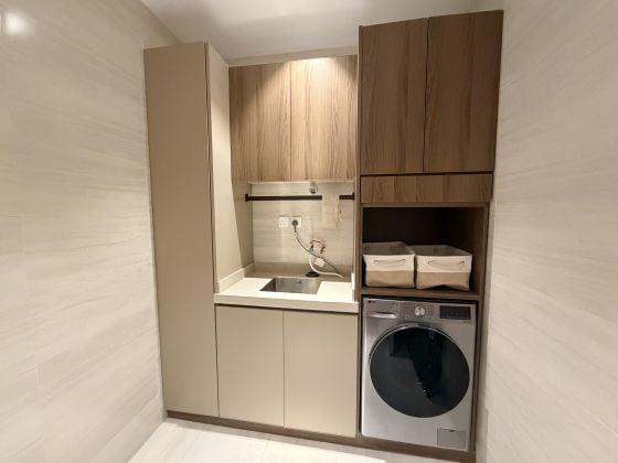 Luxury fully furnished apartment next to the sea, only bring your suitcase.