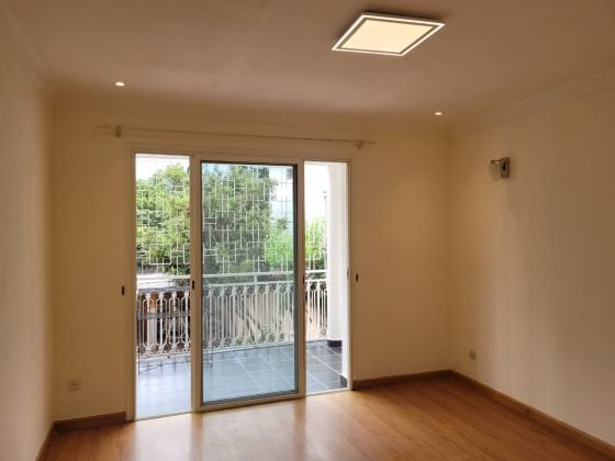 Loue une appartement a l étage 