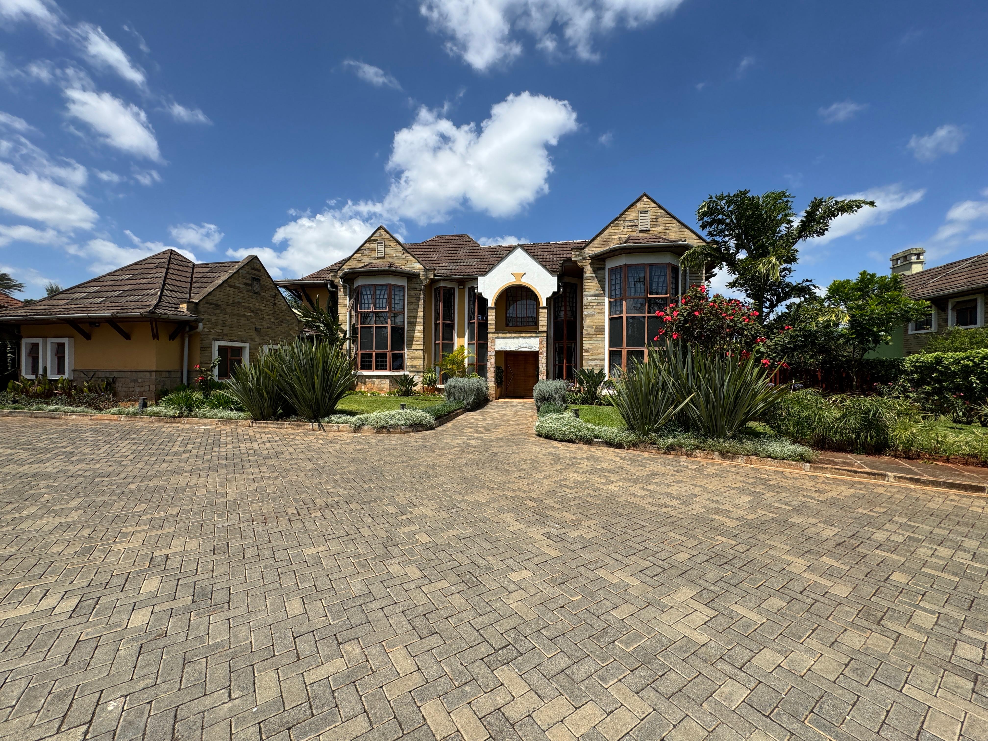 FOR SALE | RUNDA, NAIROBI  &#55356&#57313 5-Bedroom Villa in a Gated Community