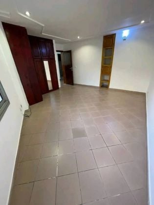 BEAU ET SPACIEUX STUDIO À LOUER À BONAPRISO