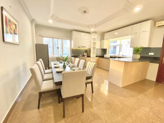 4 bedrooms penthouse for rent in BKK1
