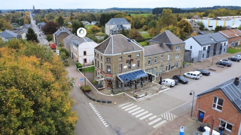 Belgique 6850 Paliseul : immeuble de rapport, horeca + 2 appartements.