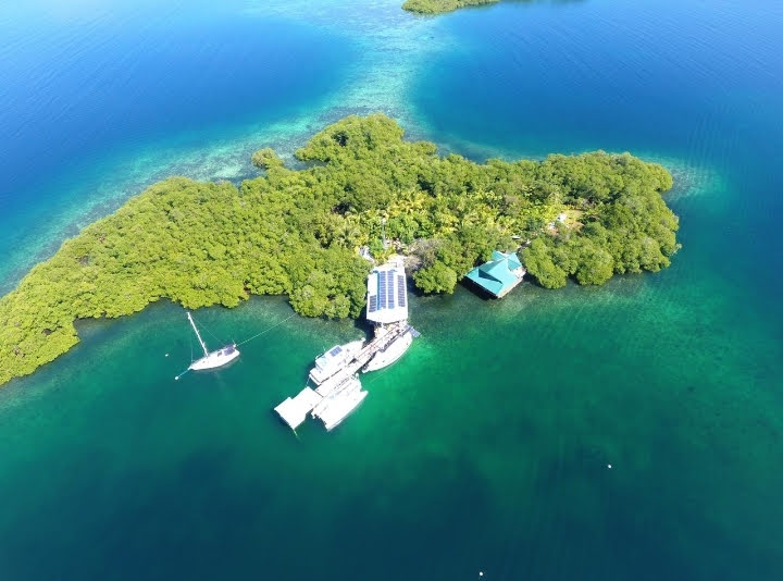 PRIVATE ISLAND & RESORT PANAMA