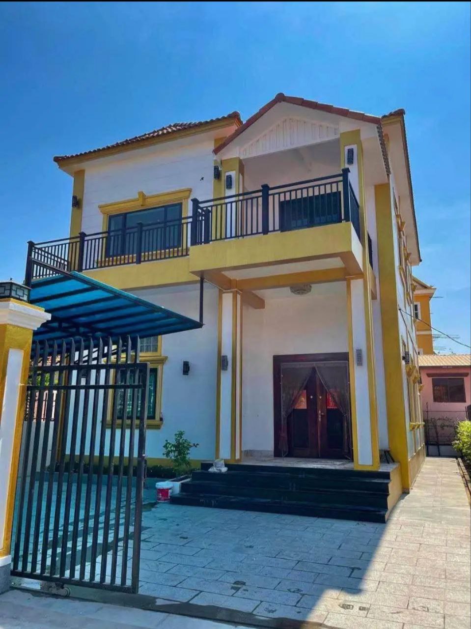 SIEM REAP EN LOCATION MAISON AVEC 1 ETAGE 3 CHAMBRES