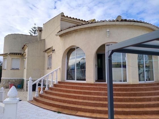 maison avec piscine 2000m2