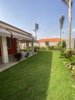 VILLA MEUBLÉE EN LOCATION BASSAM MODESTE CITÉ ITALIENNE 