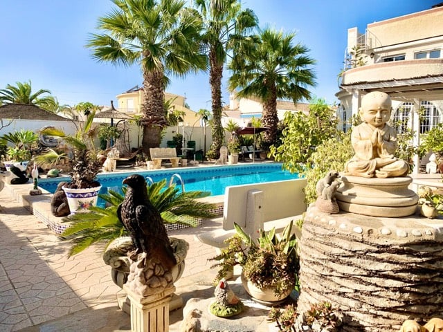 Maison 4 Chambres / Villa à vendre à Torrevieja Alicante 