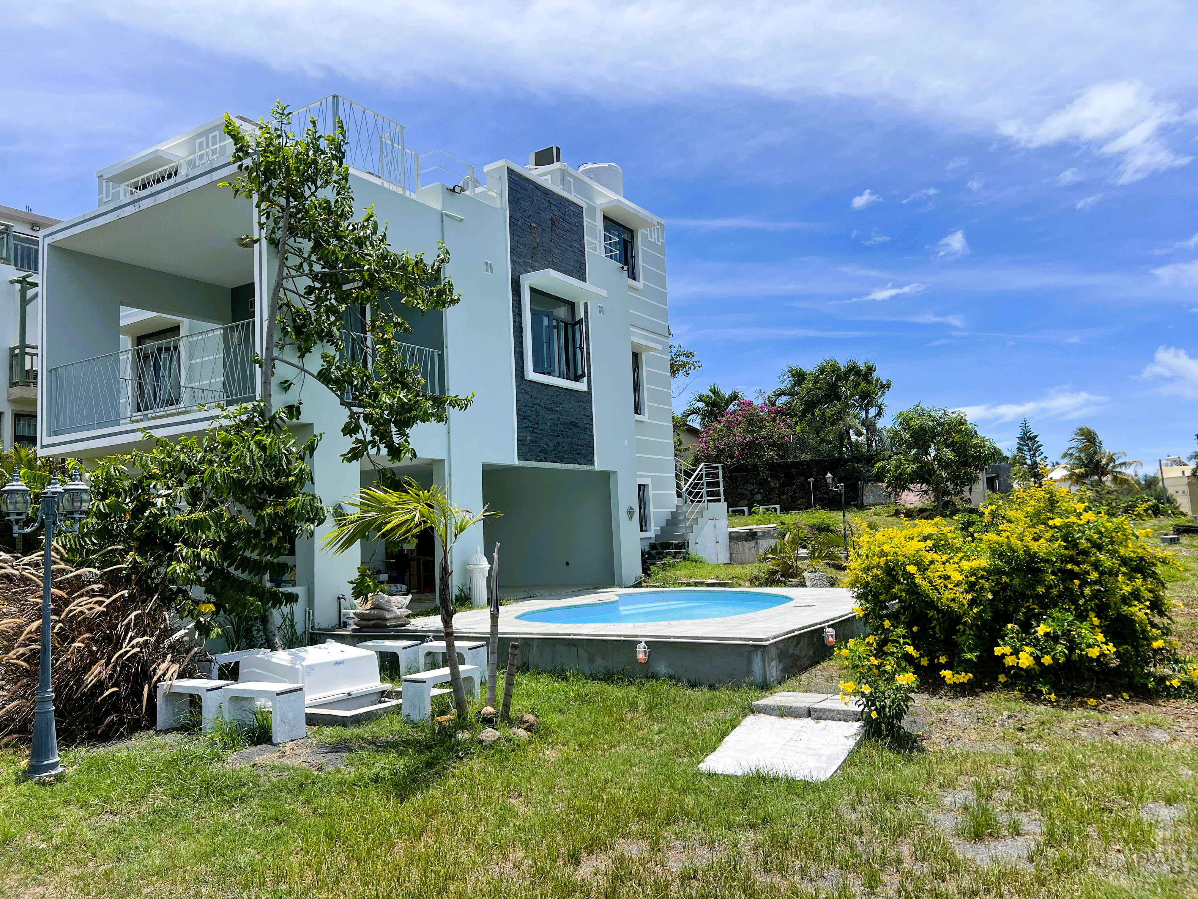 FOR RENT - 4-BEDROOM BRAND NEW VILLA - CALODYNE