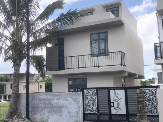 Élégante maison neuve de 3 chambres à louer dans les ...